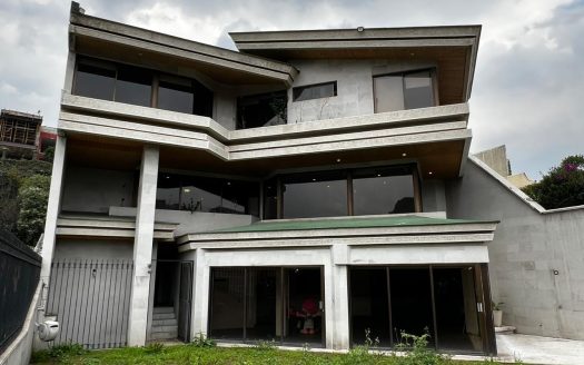 CASA EN VENTA COL.BOSQUES DE LAS LOMAS